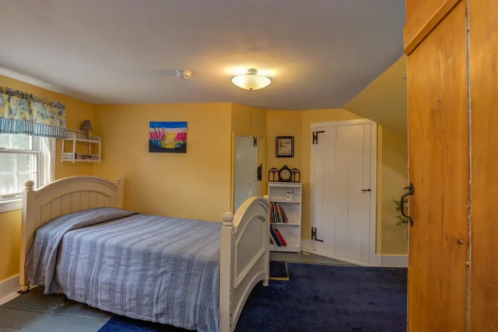 135 Maple Lane Poland ME 04274