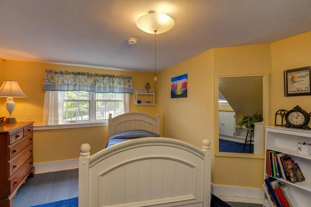 135 Maple Lane Poland ME 04274