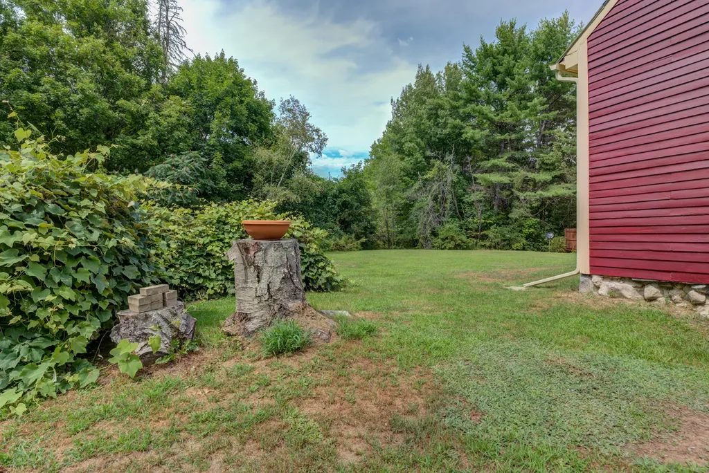 135 Maple Lane Poland ME 04274