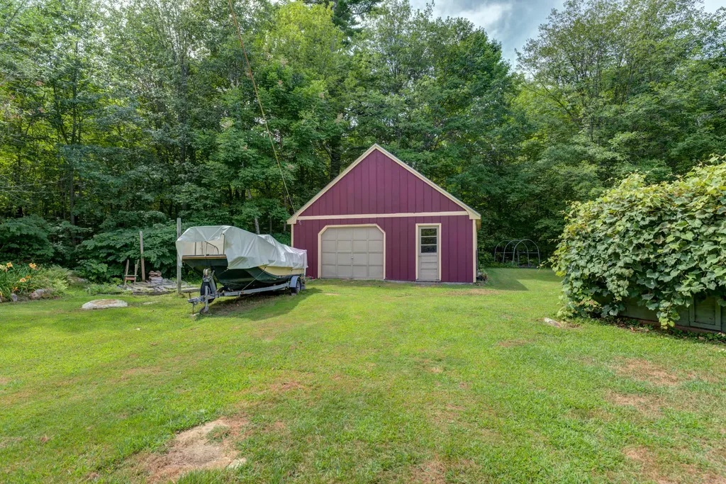 135 Maple Lane Poland ME 04274