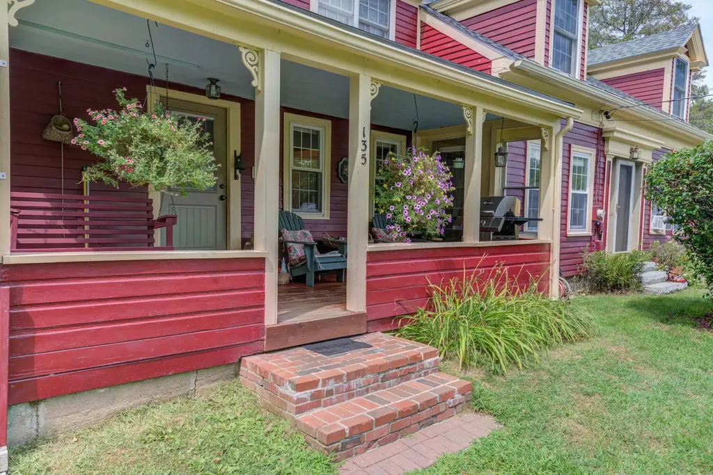 135 Maple Lane Poland ME 04274