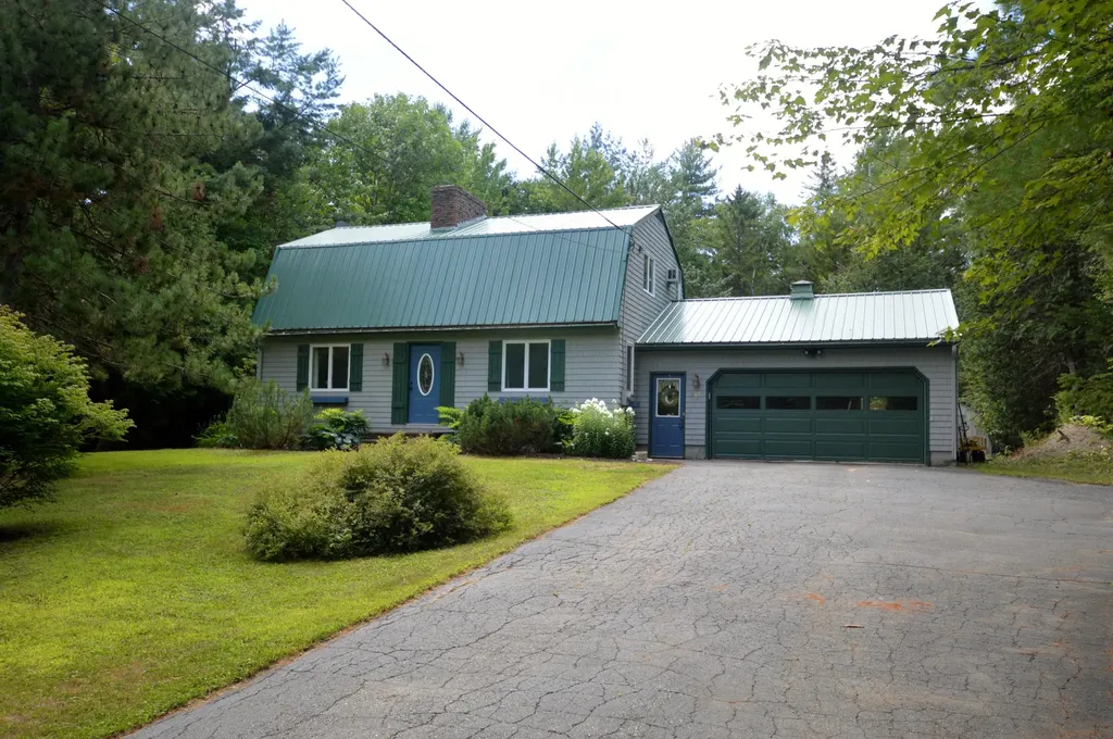 307 Levenseller Road Holden ME 04429