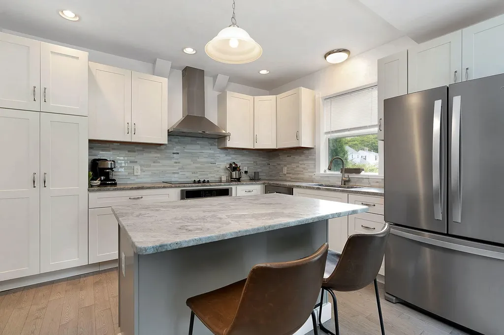 37 Devonshire Street Portland ME 04103
