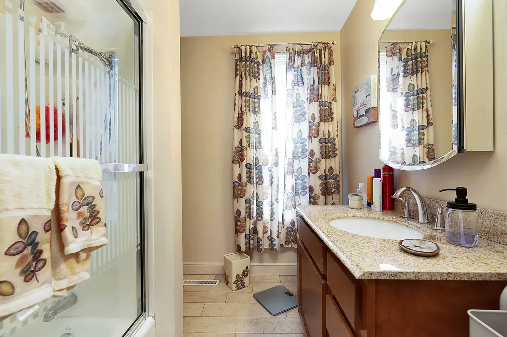 37 Devonshire Street Portland ME 04103
