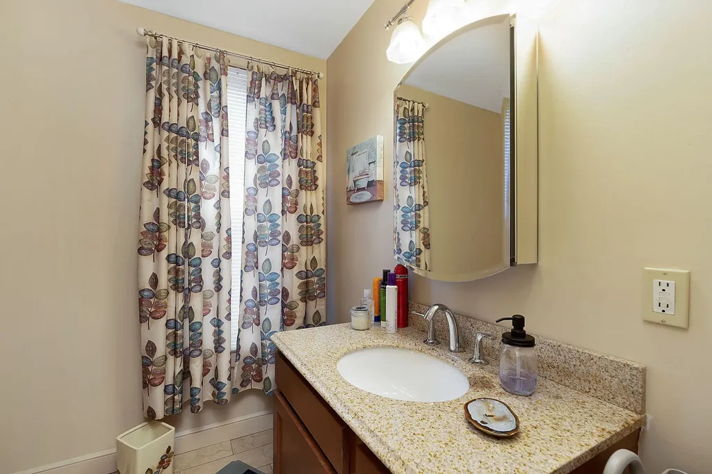 37 Devonshire Street Portland ME 04103