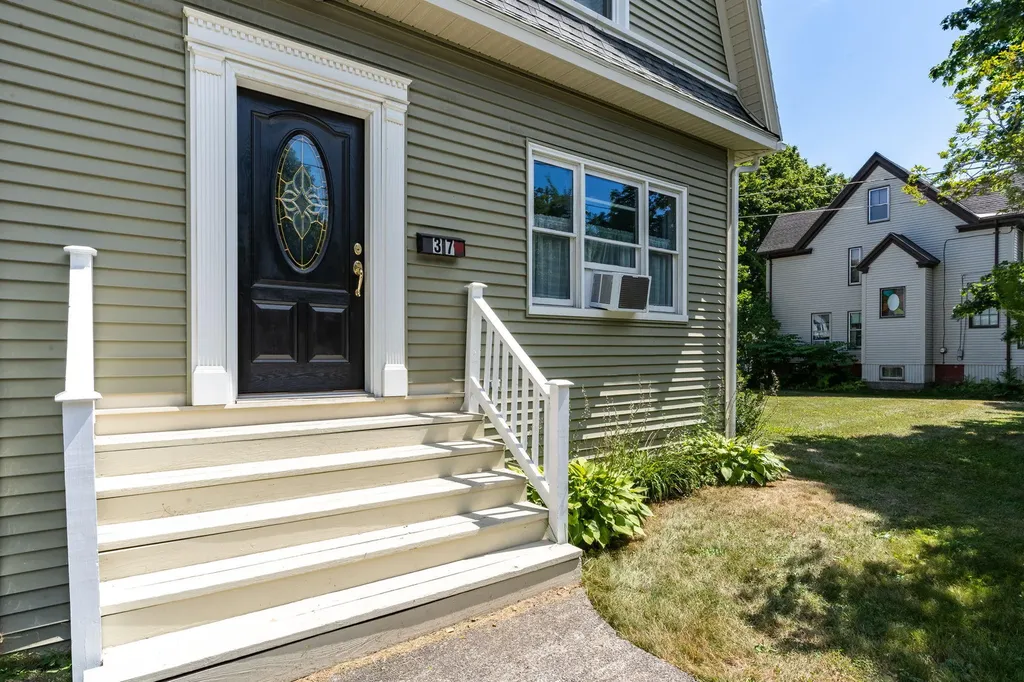 37 Devonshire Street Portland ME 04103