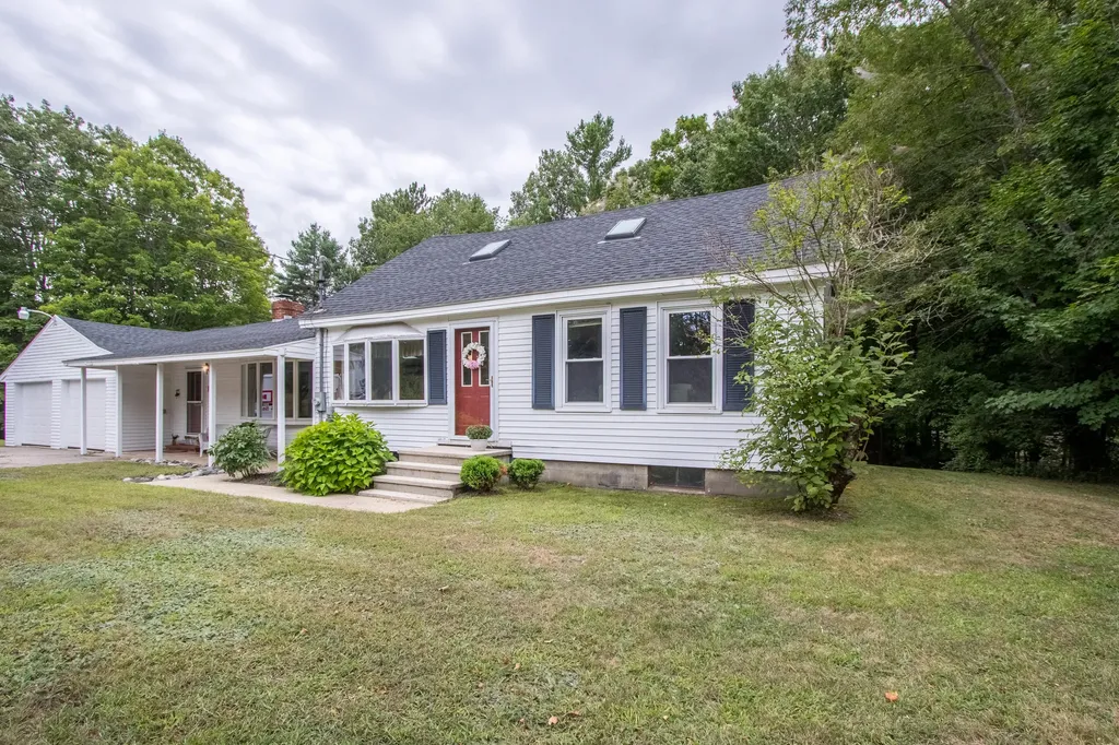 22 Turkey Lane Buxton ME 04093