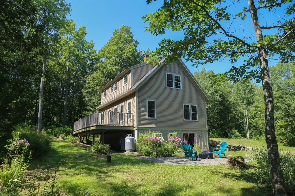 89 Belfast Road Northport ME 04849