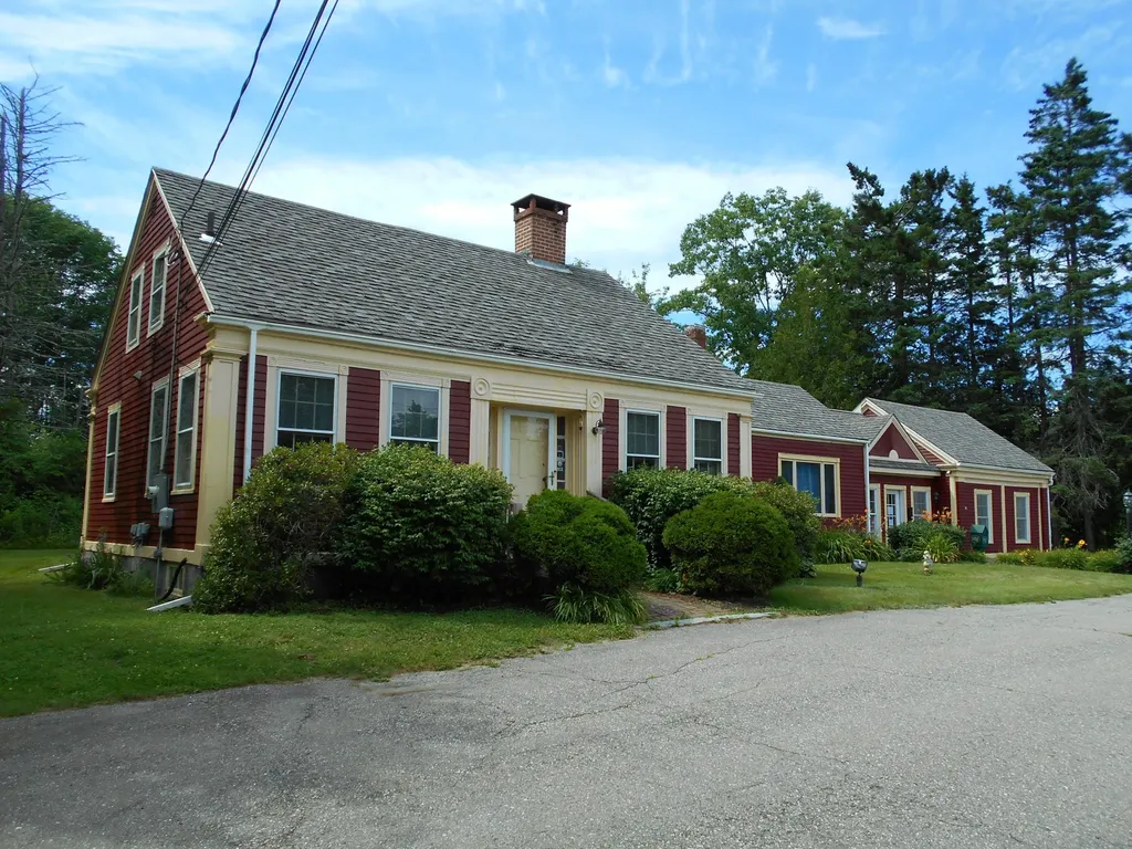 185 W Main Street Searsport ME 04974