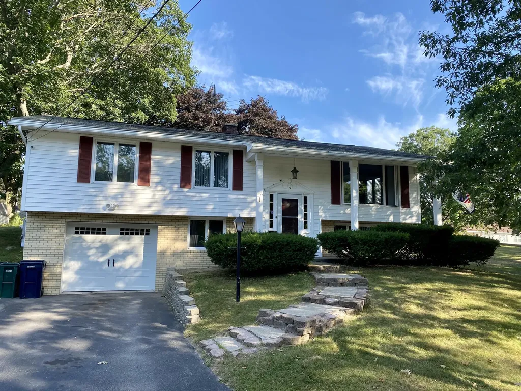 9 Kennedy Drive Biddeford ME 04005