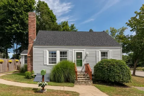 13 Bicknell Street Kittery ME 03904