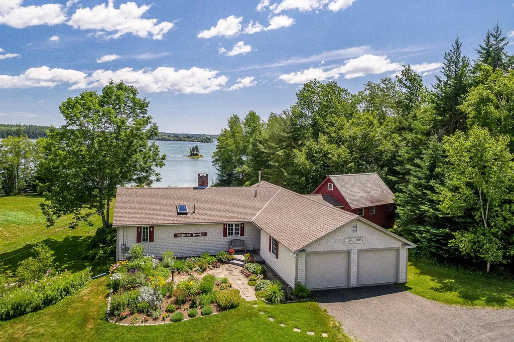 674 Pleasant Point Road Cushing ME 04563