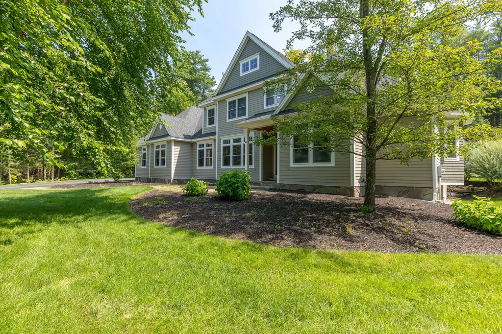 41 Fieldstone Lane Falmouth ME 04105