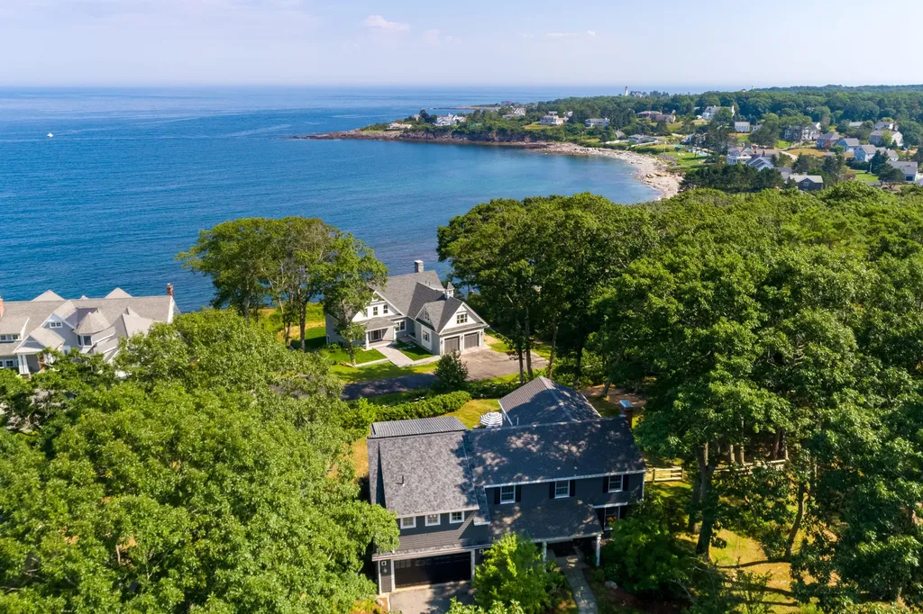 11 Pilot Point Road Cape Elizabeth ME 04107