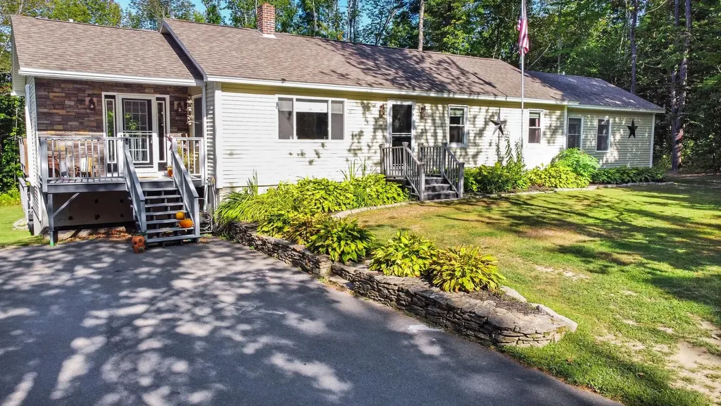 52 Lancaster Road Pittston ME 04345