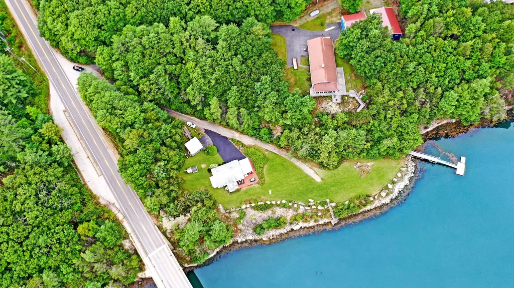 182 Westport Bridge Road Wiscasset ME 04578