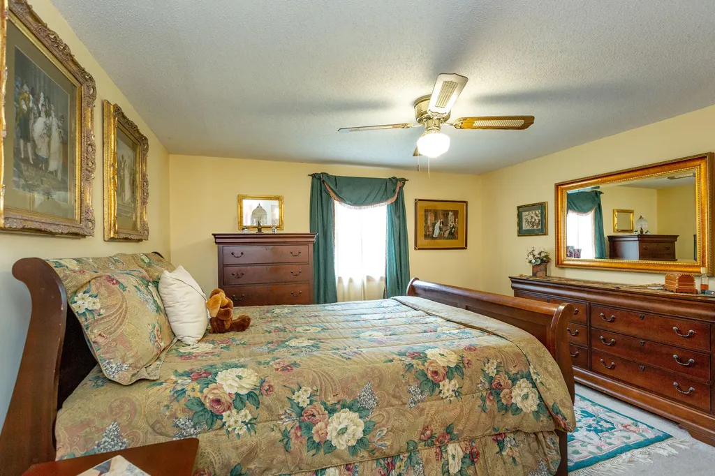 182 Westport Bridge Road Wiscasset ME 04578