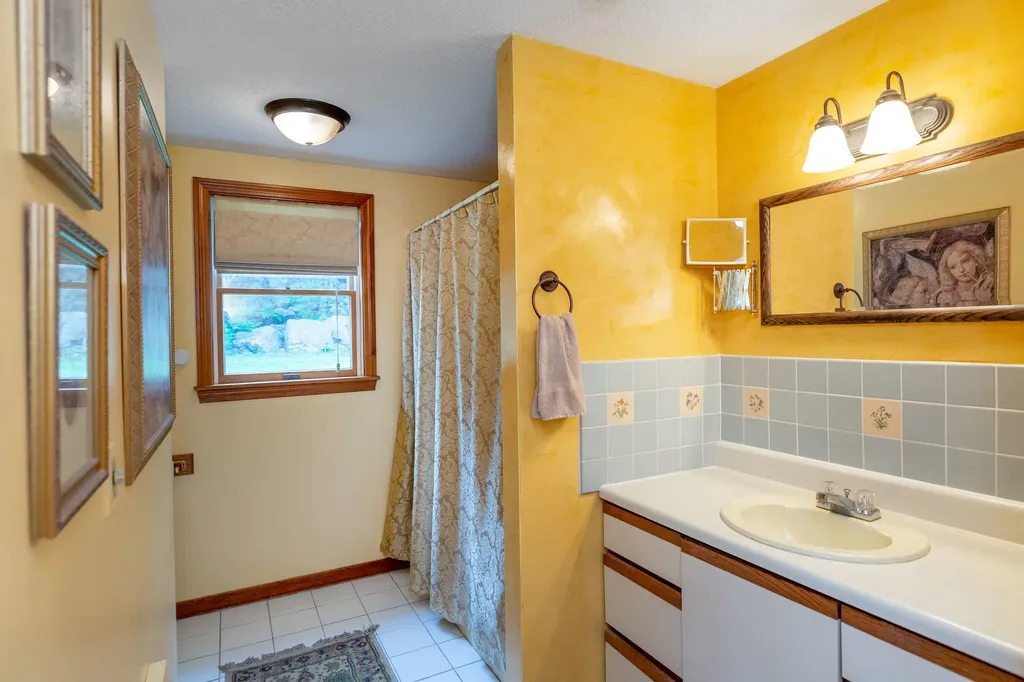 182 Westport Bridge Road Wiscasset ME 04578