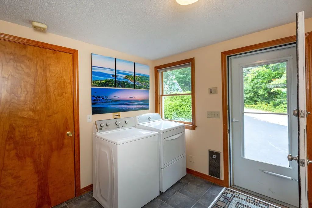 182 Westport Bridge Road Wiscasset ME 04578
