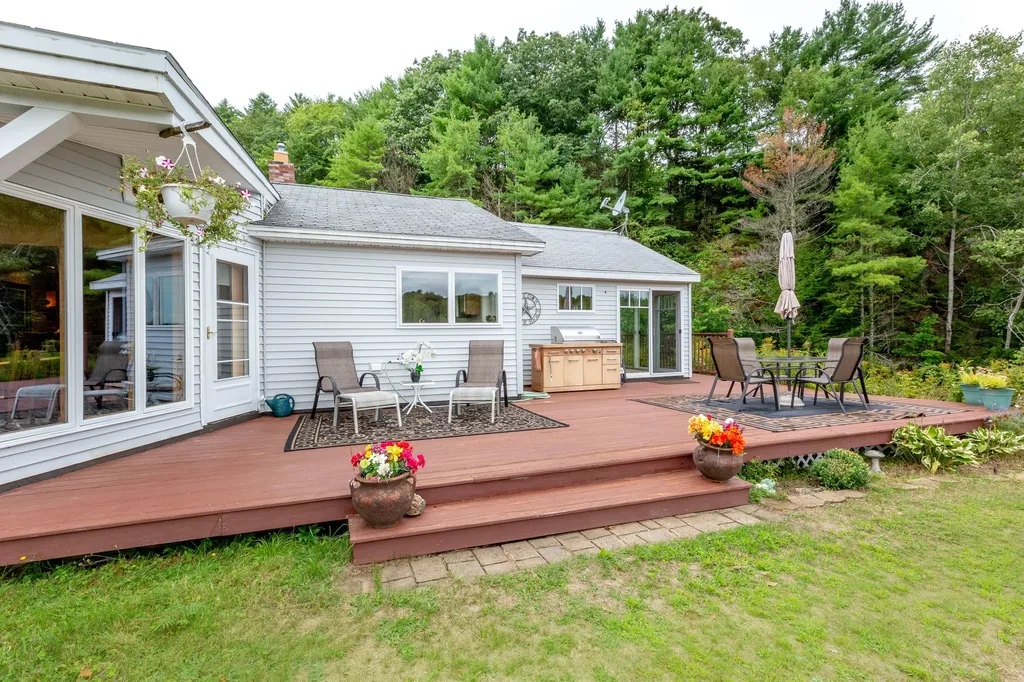 182 Westport Bridge Road Wiscasset ME 04578