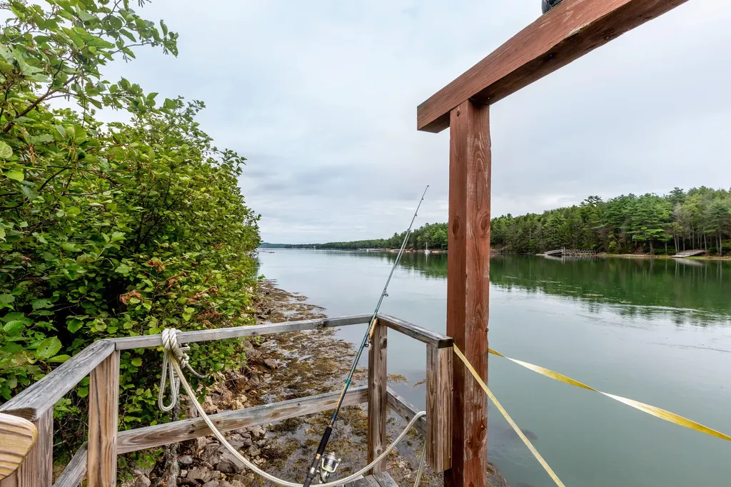 182 Westport Bridge Road Wiscasset ME 04578