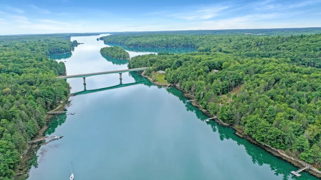 182 Westport Bridge Road Wiscasset ME 04578
