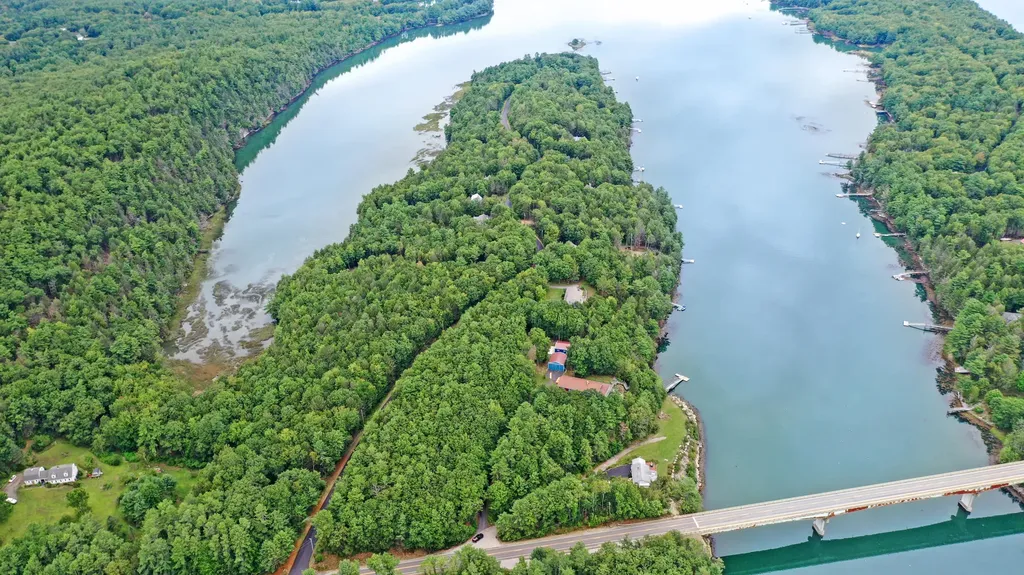 182 Westport Bridge Road Wiscasset ME 04578
