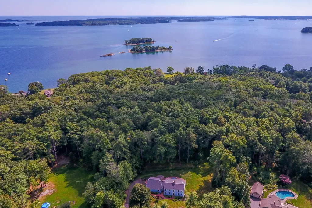 6 Landing Woods Lane Falmouth ME 04105