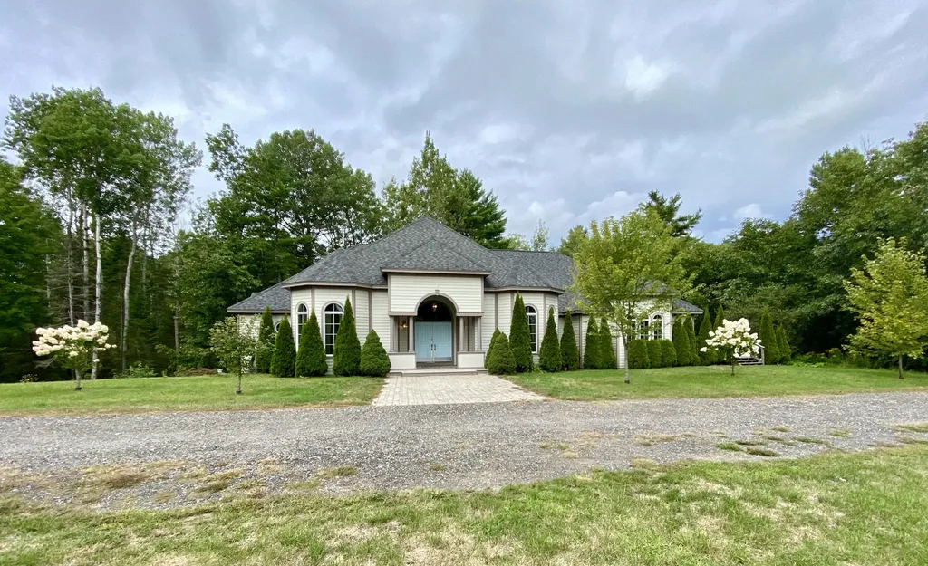 29 Ready Point Road Wiscasset ME 04578