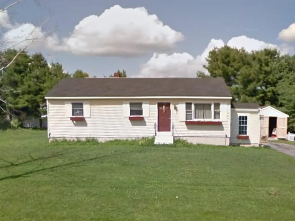 12 Somerset Avenue Fairfield ME 04937