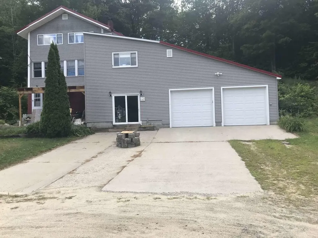 28 Beach Street Turner ME 04282