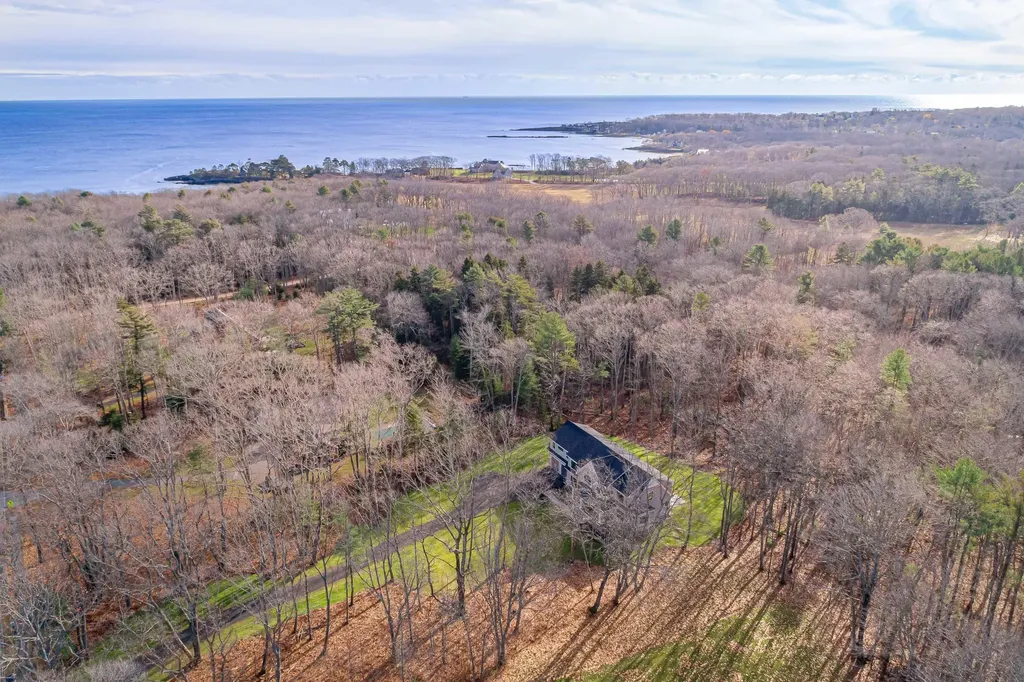 1216 Shore Road Cape Elizabeth ME 04107