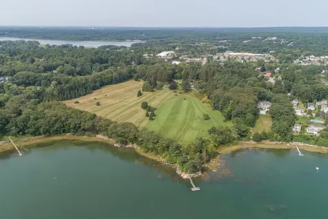 71 Foreside Road Falmouth ME 04105