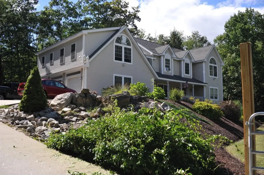 710 Garfield Road Auburn ME 04210
