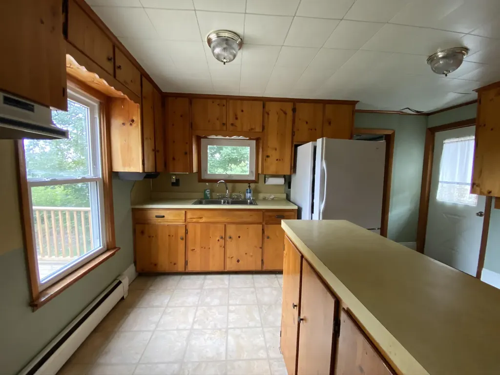 84 Grace Street Rockland ME 04841
