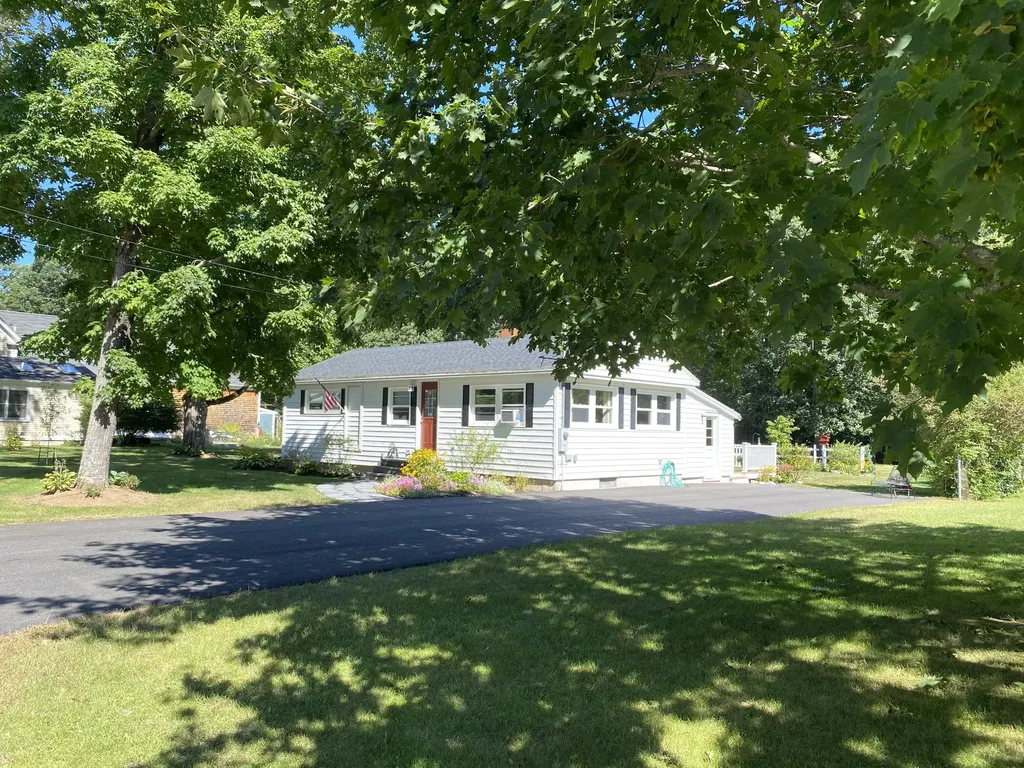 28 Maple Avenue Kennebunk ME 04043