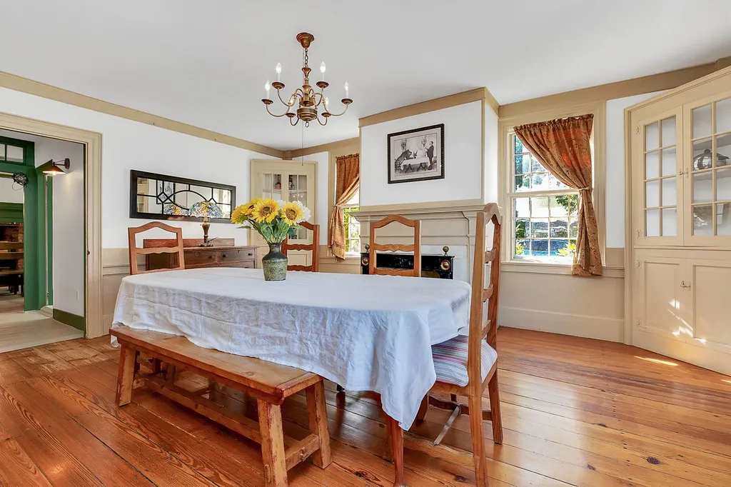 11 Saco Road Alfred ME 04002