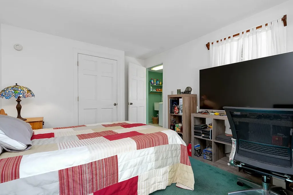 11 Saco Road Alfred ME 04002