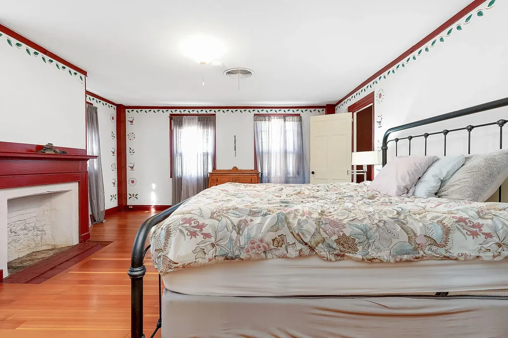 11 Saco Road Alfred ME 04002