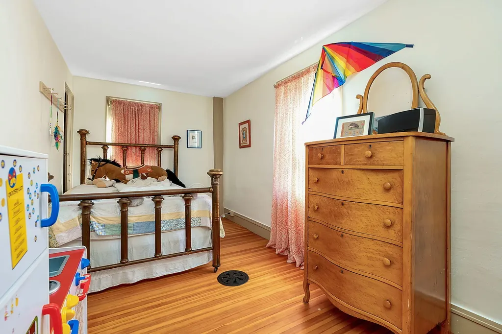 11 Saco Road Alfred ME 04002