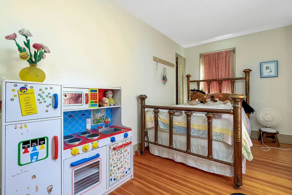 11 Saco Road Alfred ME 04002