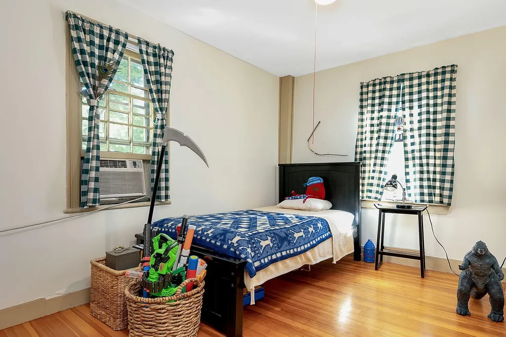 11 Saco Road Alfred ME 04002