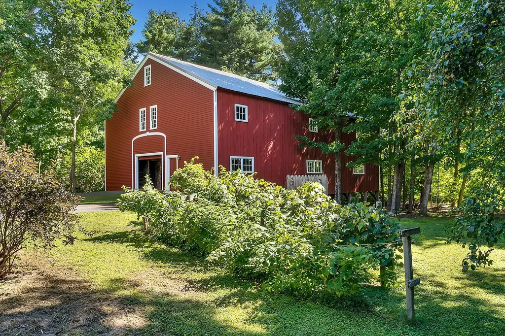 11 Saco Road Alfred ME 04002