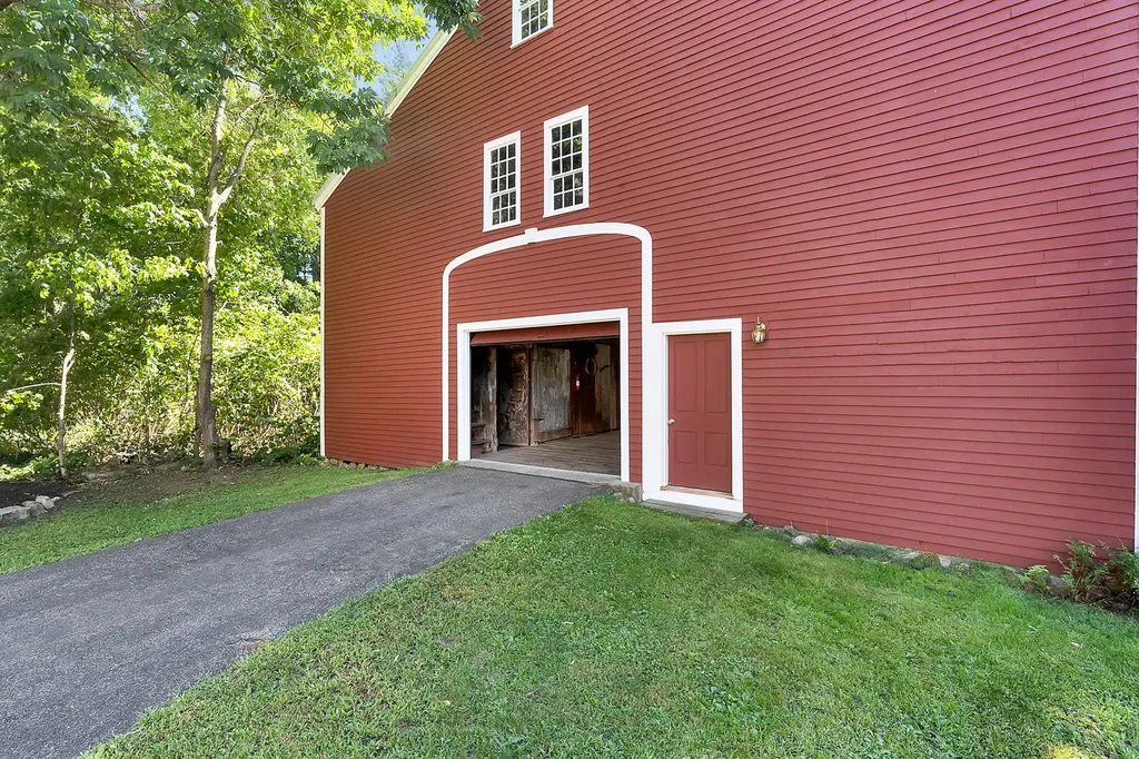 11 Saco Road Alfred ME 04002