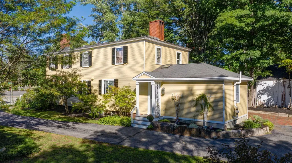 11 Saco Road Alfred ME 04002