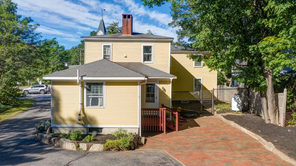 11 Saco Road Alfred ME 04002