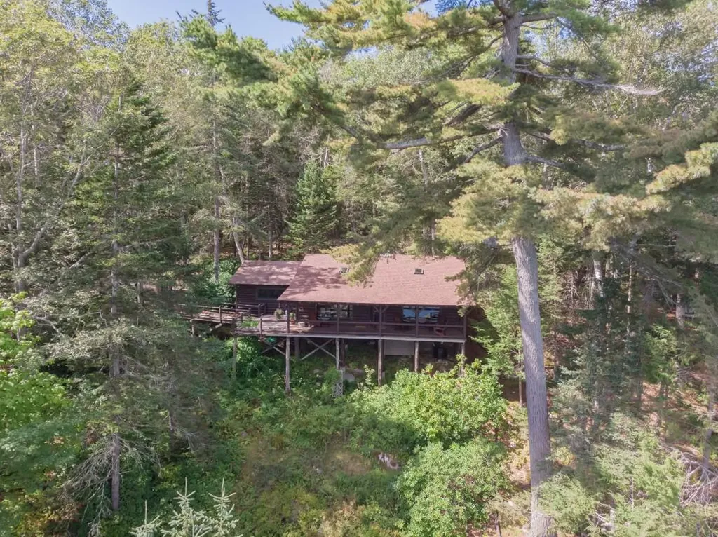 39 Crooked Pine Road Boothbay Harbor ME 04538