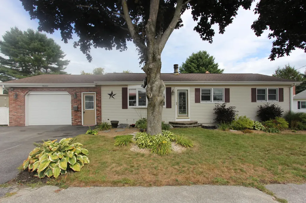 19 Goffee Street Lewiston ME 04240