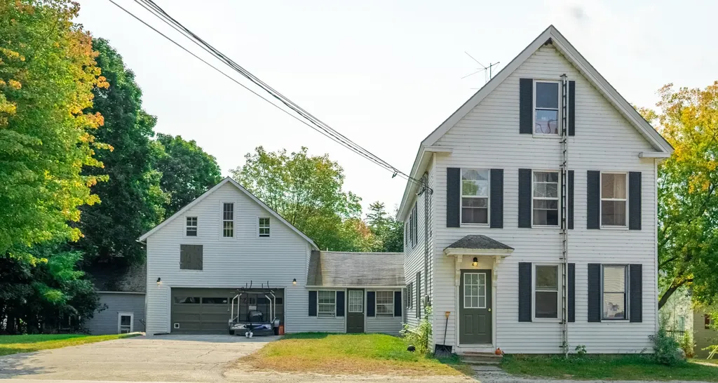 4 Pleasant Street Monmouth ME 04259