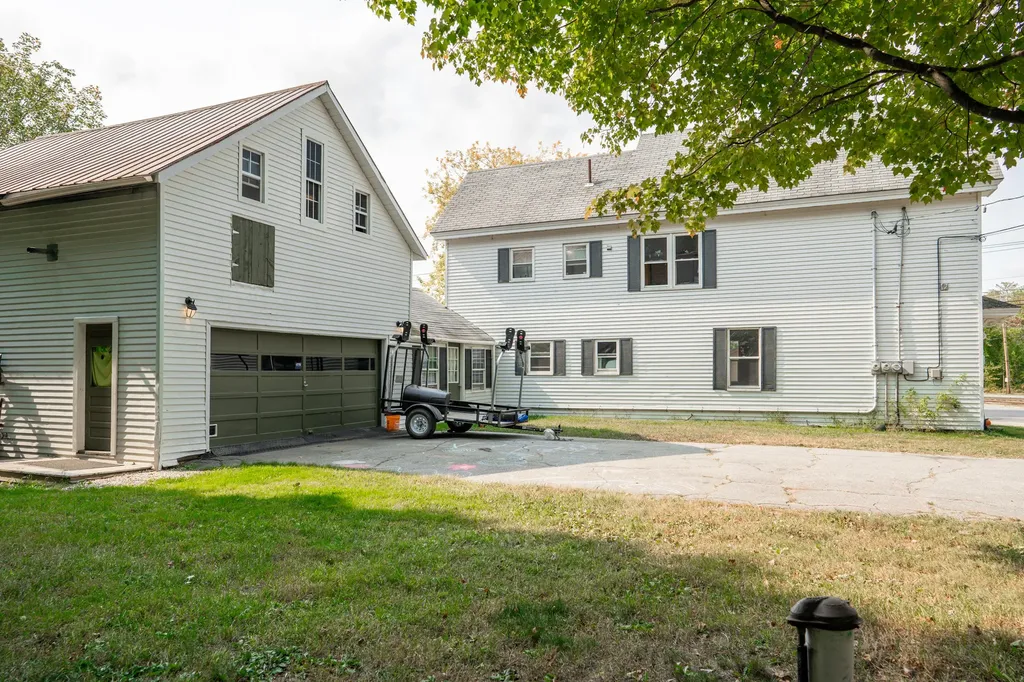 4 Pleasant Street Monmouth ME 04259
